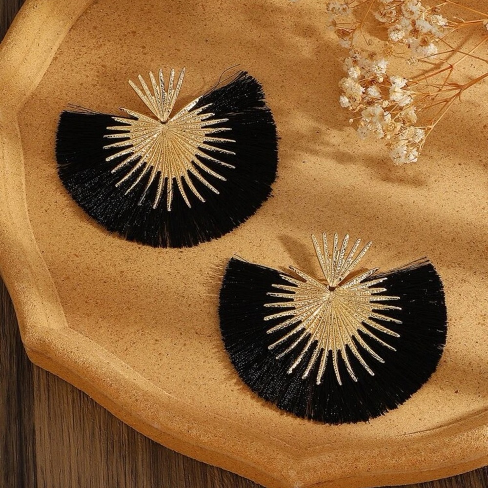 Fanned Out Fringe Earrings - Red - Picture 8 of 10